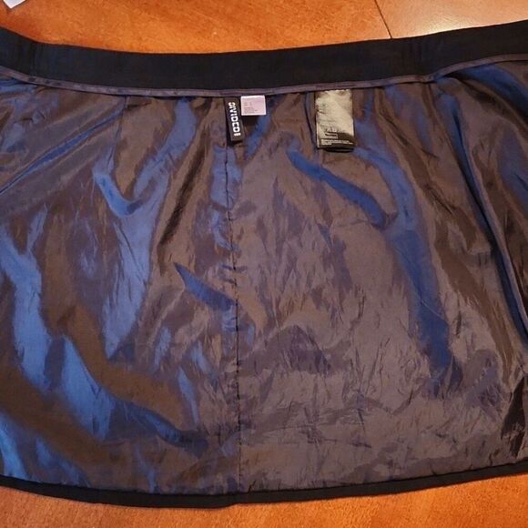 Divided by H & M Faux Suede A-line Mini Skirt, Size 6, Black with Silver Snaps - Picture 8 of 8